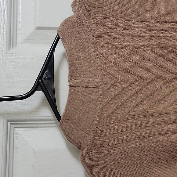 Isaac Mizrahi Live! 100% Thick Cashmere Tan Cable Knit Chevron Cardigan - Picture 9 of 9